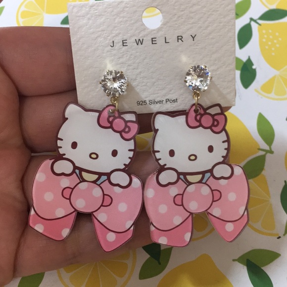 🍊NWT Sanrio Hello Kitty Pink Bow CZ Earrings - Picture 5 of 9